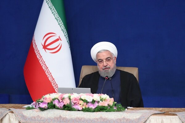 الرئيس الإيراني: الحكومة تكرس مساعيها لاستمرار عملية الانتاج في البلاد