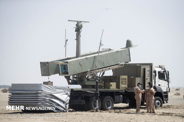 Firing of “Ghader” cruise missile in Zolfaghar-99 war game