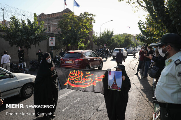 راهپیمایی مردمی در محکومیت اهانت نشریه شارلی ابدو به پیامبر اسلام