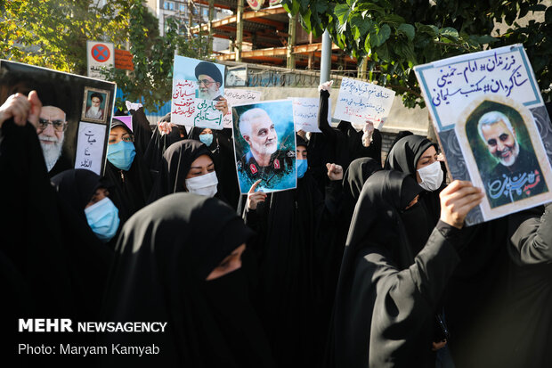 راهپیمایی مردمی در محکومیت اهانت نشریه شارلی ابدو به پیامبر اسلام