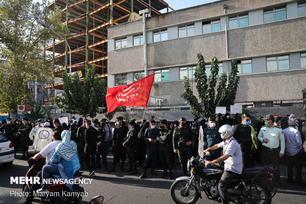 راهپیمایی مردمی در محکومیت اهانت نشریه شارلی ابدو به پیامبر اسلام