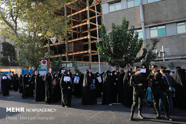 راهپیمایی مردمی در محکومیت اهانت نشریه شارلی ابدو به پیامبر اسلام