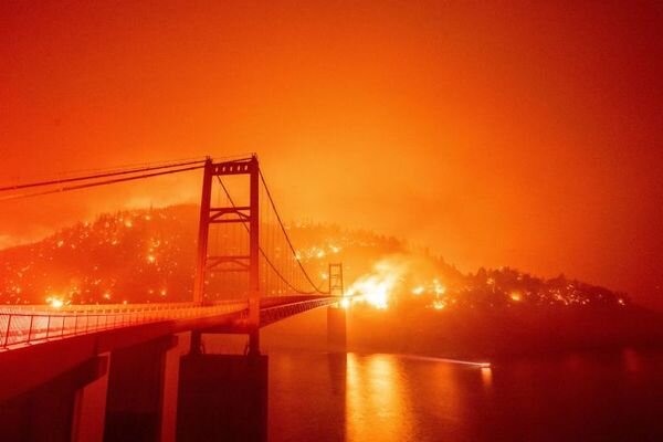 VIDEO: Bidwell Bar Bridge in California surrounded by fire