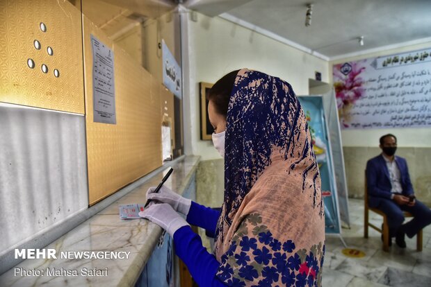 İran'da 2. tur milletvekili seçimlerilerinden fotoğraflar