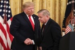 وقتی سناتور آمریکا هم آرزوی نابودی ایران را به گور برد