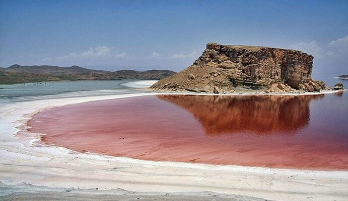 هزاران میلیارد خرج دریاچه ارومیه در دولت یازدهم و دوازدهم/ تعهد احیا به گردن دولت بعد افتاد!