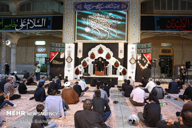 People in Qom hold mourning ceremony of fourth Shia Imam
