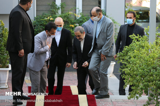 Al-Maleki holds talks with Velayati in Tehran