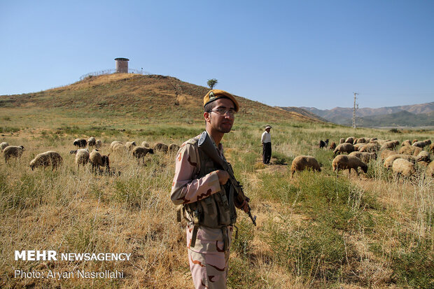Iranian border guards in Kordestan province
