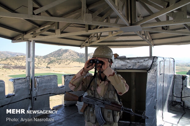 Iranian border guards in Kordestan province
