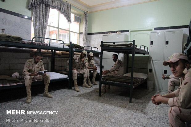 Iranian border guards in Kordestan province
