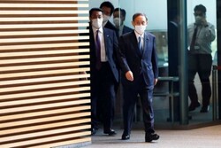 ناکامی حزب حاکم ژاپن در انتخابات ویژه پارلمانی/ زنگ هشدار برای «سوگا»