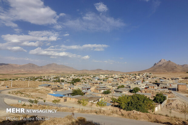 نمایی روستا از تپه نورالشهدا