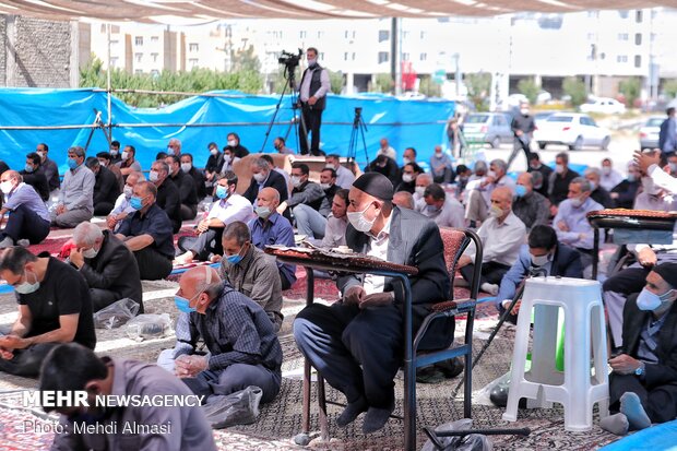 Friday Prayer in Zanjan with health protocols in place
