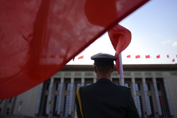 دیپلمات سابق انگلیس به جاسوسی برای چین متهم شد