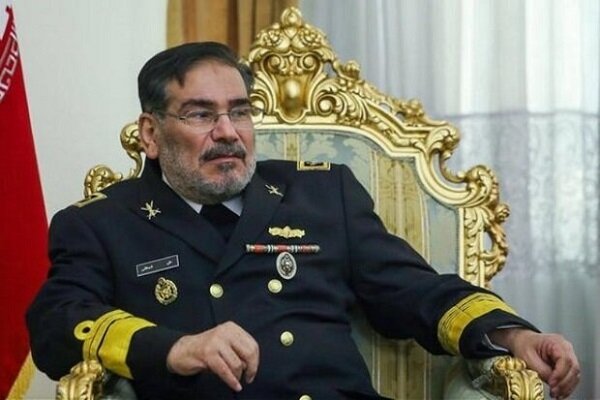 Shamkhani mocks US consecutive defeats against Iran  