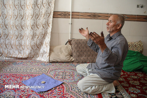 یک روز با پدر و مادر شهید در روستای رکن آباد