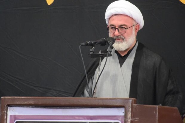 رمز جاودانگی شهدا گذشتن از مال و جان در راه اسلام و کشور بود
