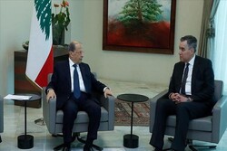 مصطفى أديب يعتذر عن متابعة مهمة تشكيل الحكومة اللبنانیة