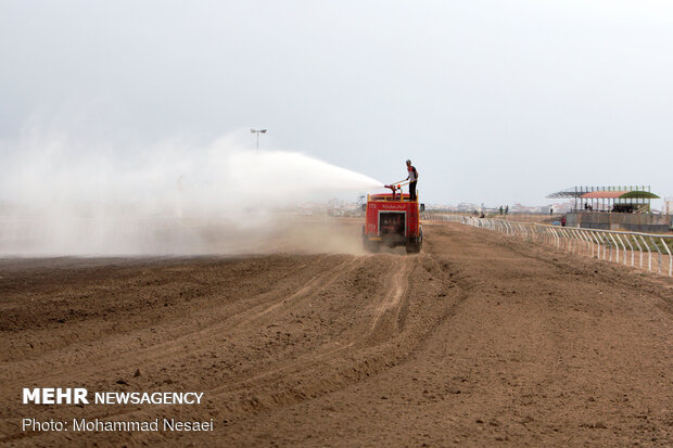 Horse racing competitions in N Iran