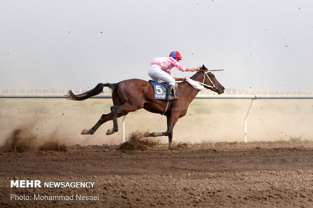 Horse racing competitions in N Iran