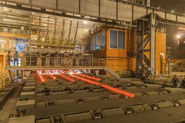 تعطیلی ۳ ماهه کارخانه‌های فولاد را قویا تکذیب می‌کنیم
