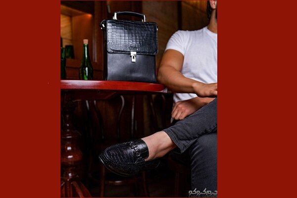 کفش اسپرت و کالج مردانه و زنانه در فروشگاه چرم کروکو