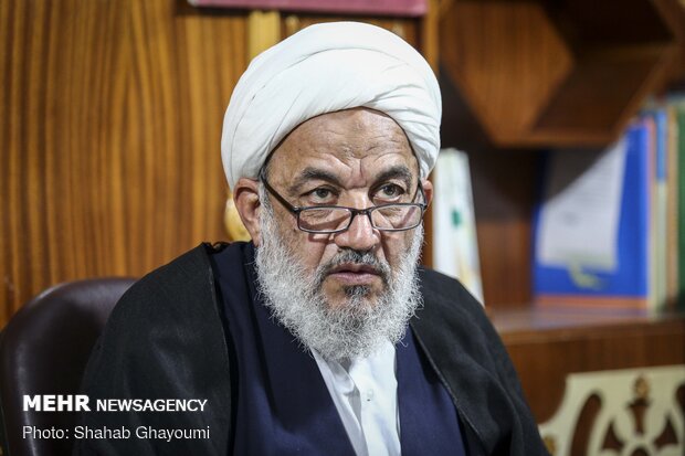 آقاتهرانی: دشمن به دنبال ایجاد جنگ داخلی است؛ وحدت ملی را حفظ کنیم