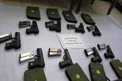 قاچاقچی اسلحه با ۵۹ قبضه سلاح غیرمجاز دستگیر شد