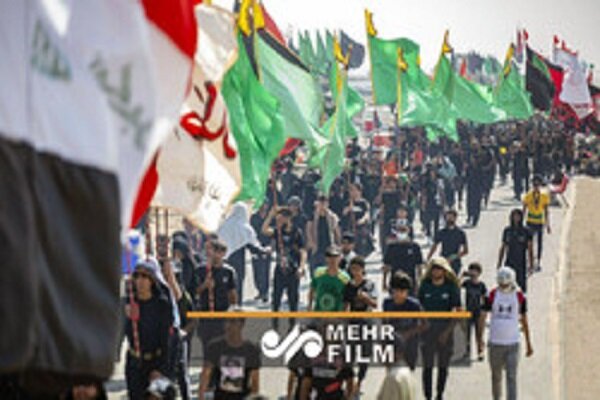 VIDEO: Iraqi old man respecting martyr Gen. Soleimani