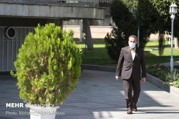 محمد واعظی رئیس دفتر رئیس جمهور در حاشیه جلسه هیات دولت