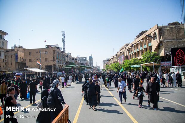 Iraqi Shia hold Arbaeen procession