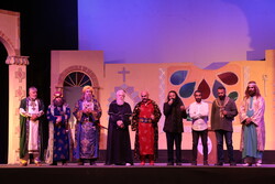 Final performance of "The sun rises from Aleppo" play
