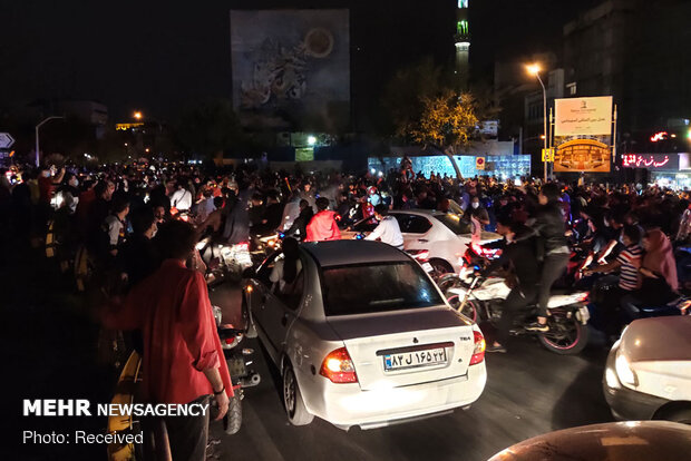 Persepolis fans celebrate victory over Al Nassr
