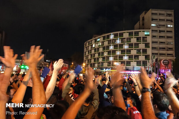 Persepolis fans celebrate victory over Al Nassr
