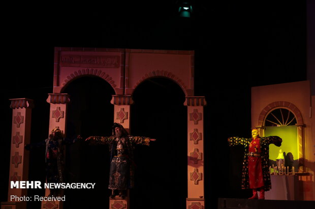 Final performance of "The sun rises from Aleppo" play