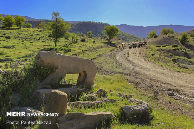 Bakhtiari nomadic lifestyle
