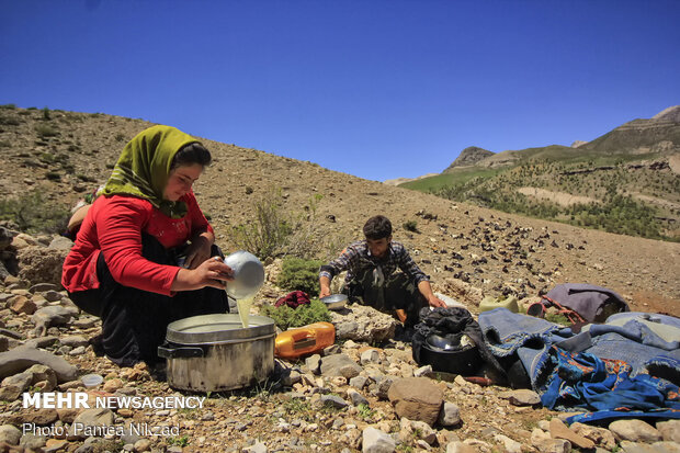 Bakhtiari nomadic lifestyle
