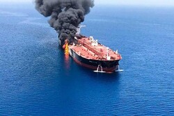 کشتی نفتی امارات در بندر النشیمة یمن غرق شد