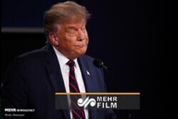 VIDEO: Strange gift from Trump’s election campaign