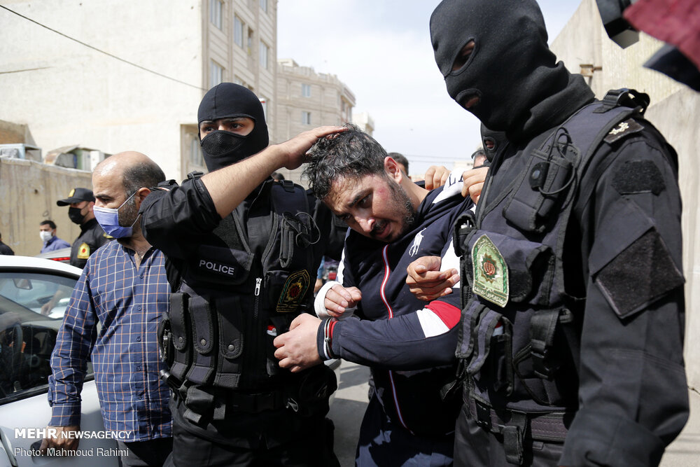 پولیس نے تہران کے مغرب میں واقع قدس سٹی سے بدمعاشوں کو گرفتار کرلیا