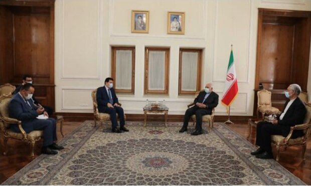 وزير الخارجية الإيراني يستقبل السفير السوري في طهران