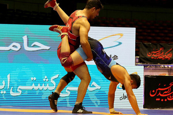 تیم آمل صدرنشین رقابت های لیگ برتر کشتی فرنگی شد