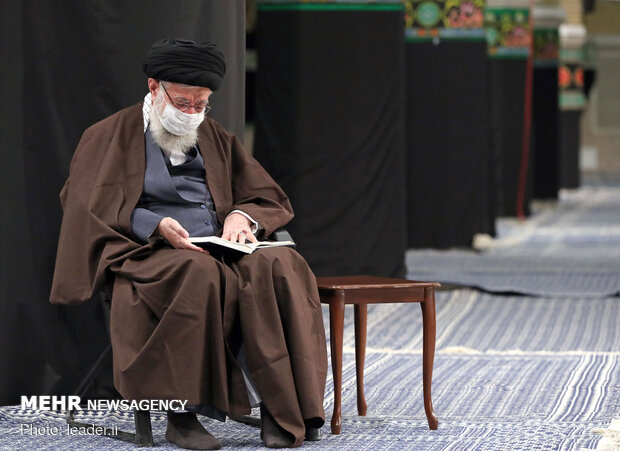 Leader at recitation ceremony of Arbaeen supplications
