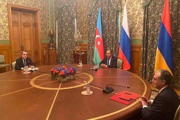 Moskova'da kritik Azerbaycan-Ermenistan toplantısı başladı