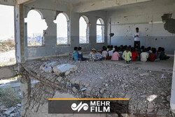 Yemen'de yıkılmış okullarda ders yılı
