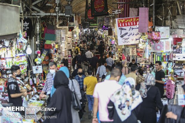 اولین روز اجباری شدن ماسک از درب منزل