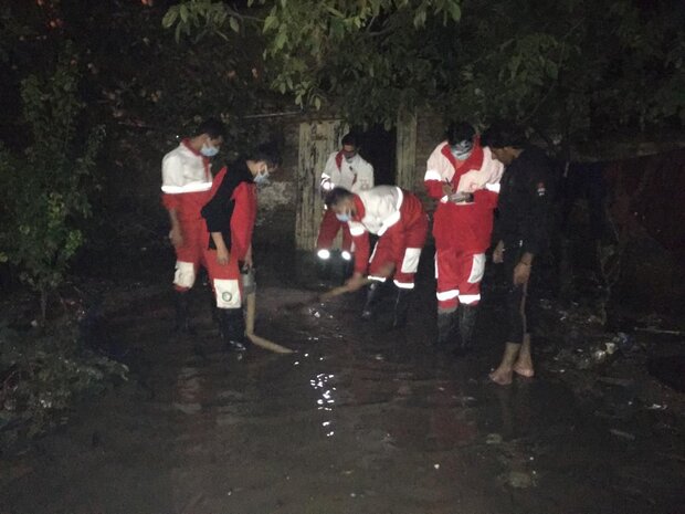 ثبت بارش ۷۵ میلی متری در جلین/۱۷ خانوار در آزادشهرامدادرسانی شدند