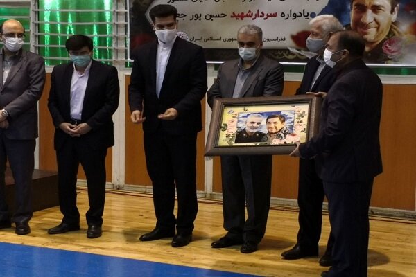 نمی توان ورزش را تعطیل کرد / به پرسپولیس در فینال آسیا کمک می‌کنیم
