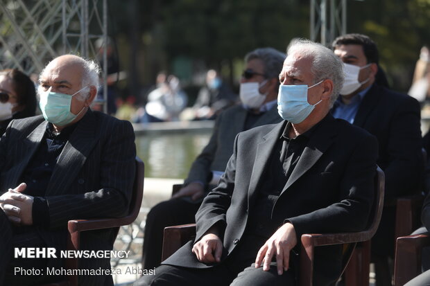 Funeral procession of classic singer, composer Shajarian 